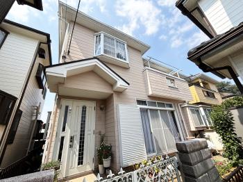 施工前の外壁です。劣化による色あせやくすみがみられました。